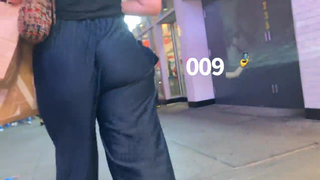 Garota branca com bunda balançando