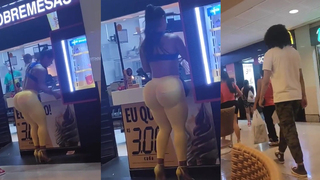 Gostosa brasileira com bunda redonda