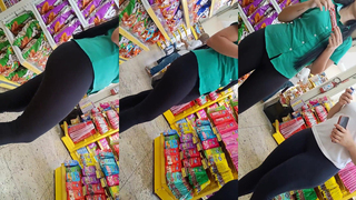 Gostosa de legging (ainda manjou meu pau pra fora com a amiga) (1)
