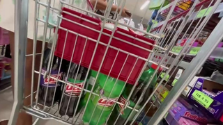 Pensei que ela tinha percebido, mas não ela ainda veio provocar