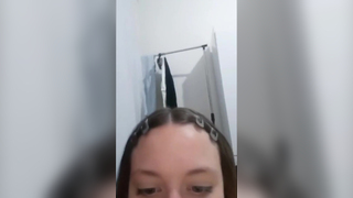 (LIVE) LORINHA GAUCHA MOSTRANDO SUA BUCETA NOVINHA PARA O CHAT