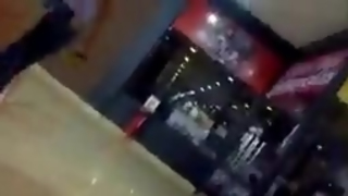 Novinha Gostosa de Shortinho no shopping