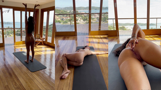 Fernanda Farhat fazendo yoga peladinha