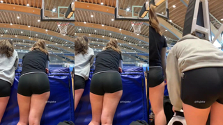 Shorts apertadinho das Ninfetas