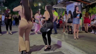 Duas Cavalas Rabudas Deliciosas