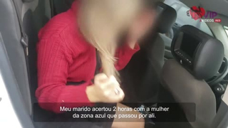 cris Casada realiza o fetiche de um desconhecido por pés e engole a porra dele