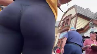 Bunda perfeita em legg preta