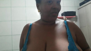 Safada peituda Adora mandar fotos e videos no grupo