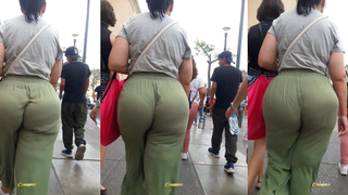 Quando sua avó mexicana tem aquele bumbum avantajado e macio...