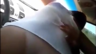 GOSTOSA FODENDO NO CARRO