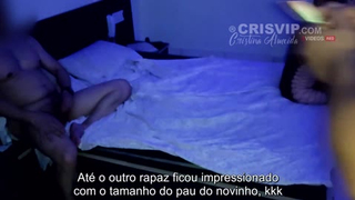 Casada deu buceta e cu sem camisinha pra um novinho e levou gozada na boca